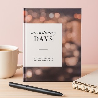كتاب هدايا بغلاف مقوى – أيام عادية - 64 صفحة كتاب هدايا بغلاف مقوى – أيام عادية - 64 صفحة