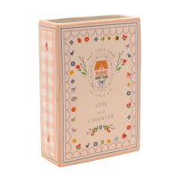 مزهرية على شكل كتاب - "ليكن هذا المنزل مليئاً بالحب والضحك"