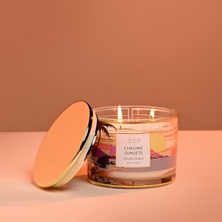 شمعة معطرة بثلاث فتائل – عبير استوائي دافئ – مطاردة الغروب – 369 غرام